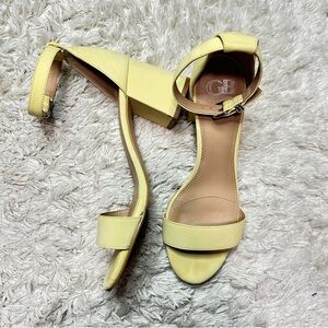 Gianni Bini Soft Yellow Block Sandal Heel 8.5